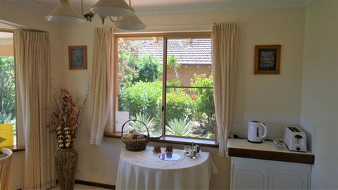 Eleebana Guest House - Accommodation Georgetown 28