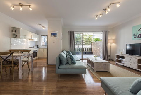 Cottesloe Sea Salt Abode - Executive Escapes - Accommodation Georgetown 0
