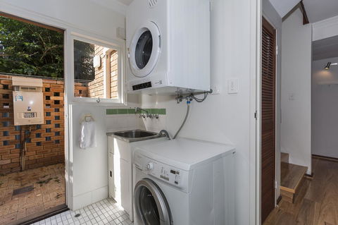 Cottesloe Sea Salt Abode - Executive Escapes - Accommodation Georgetown 12