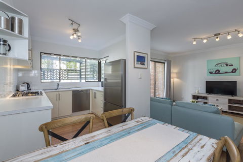 Cottesloe Sea Salt Abode - Executive Escapes - Accommodation Georgetown 7