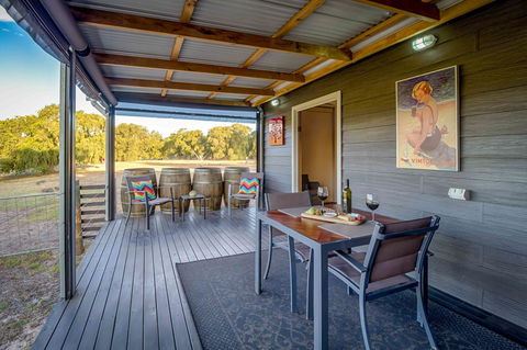 Windfall Estate Vineyard Cottage - Accommodation Georgetown 2