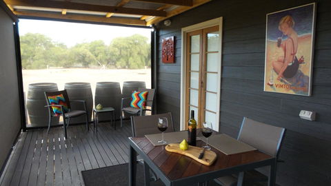 Windfall Estate Vineyard Cottage - Accommodation Georgetown 4