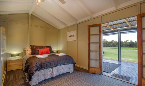 Windfall Estate Vineyard Cottage - Accommodation Georgetown 1