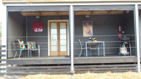 Windfall Estate Vineyard Cottage - Accommodation Georgetown 9
