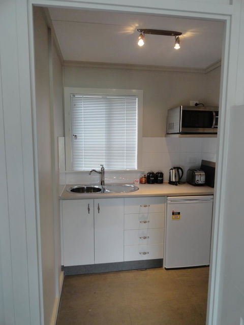 Windfall Estate Vineyard Cottage - Accommodation Georgetown 5