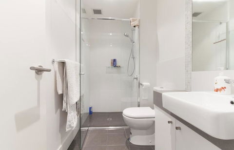 Perth Luxury City Apartment- Free Parking - Accommodation Georgetown 1