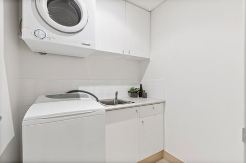 The Executive Penthouse - Accommodation Georgetown 19