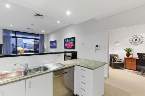 The Executive Penthouse - Accommodation Georgetown 14