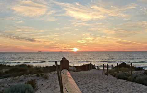 Sandcastles Beachfront Luxury Retreat Apartment - Accommodation Georgetown 4