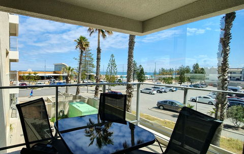 Sandcastles Beachfront Luxury Retreat Apartment - Accommodation Georgetown 15