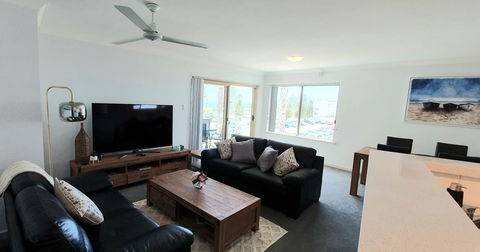 Sandcastles Beachfront Luxury Retreat Apartment - Accommodation Georgetown 12