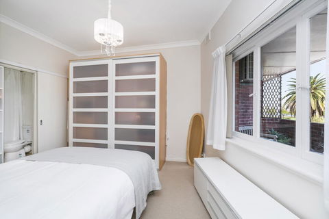 Light Bright, Quality River Views! Free Parking - Accommodation Georgetown 9