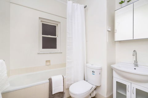 Light Bright, Quality River Views! Free Parking - Accommodation Georgetown 10