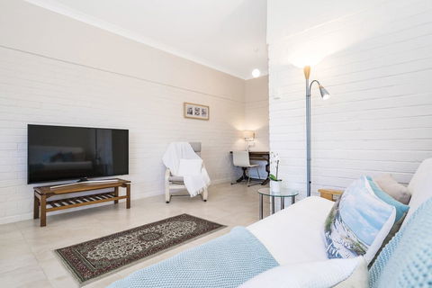 Light Bright, Quality River Views! Free Parking - Accommodation Georgetown 13