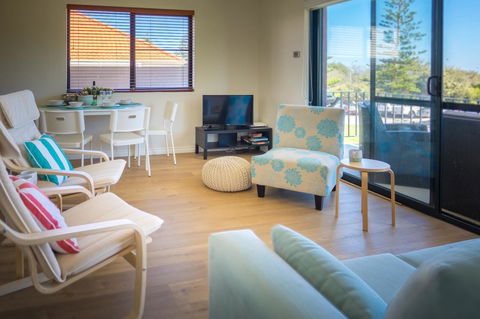 Cottesloe Beach On Napier - Accommodation Georgetown 0