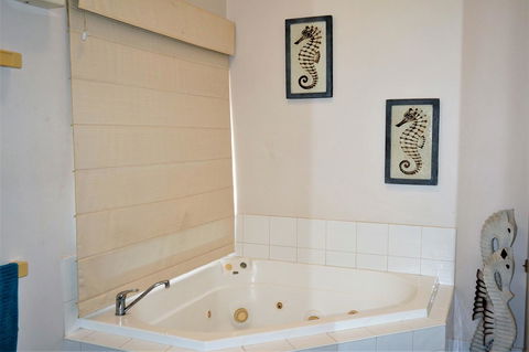 Osprey Holiday Village Unit 213 1 Bedroom - Accommodation Georgetown 6