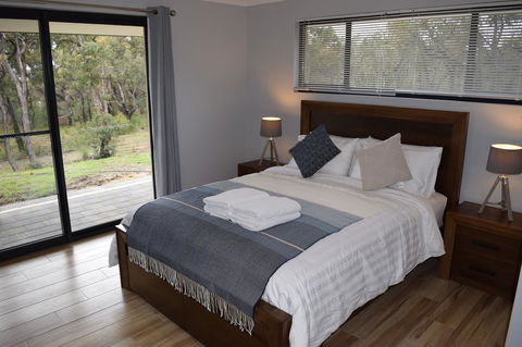 Eagle Bay House - Accommodation Georgetown 0
