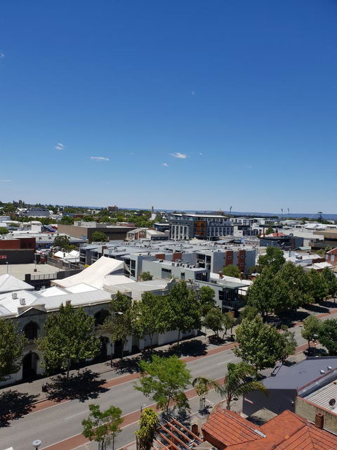 Modern Northbridge Apartment - Accommodation Georgetown 13