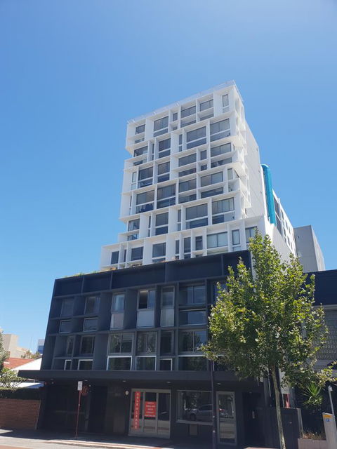 Modern Northbridge Apartment - Accommodation Georgetown 12