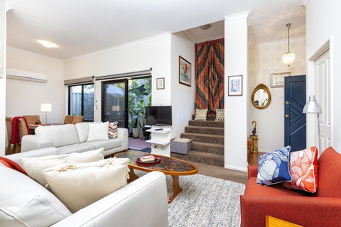 Como Executive Apartment - Accommodation Georgetown 9