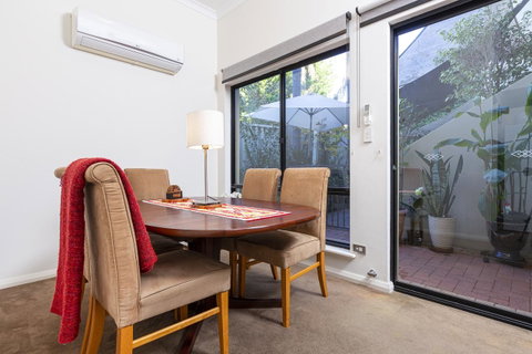 Como Executive Apartment - Accommodation Georgetown 10
