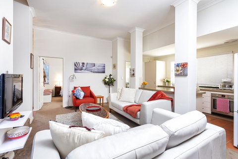 Como Executive Apartment - Accommodation Georgetown 5