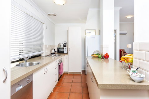 Como Executive Apartment - Accommodation Georgetown 8