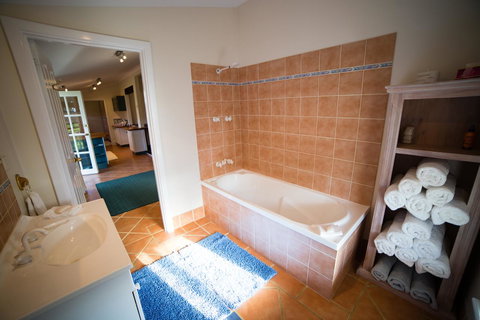 Park Farm Retreat - Accommodation Georgetown 3