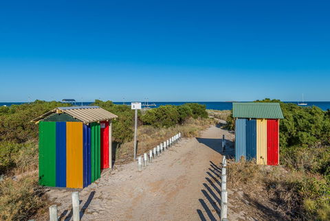 Seafront Unit 60 - Accommodation Georgetown 10