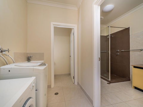 Seafront Unit 60 - Accommodation Georgetown 4