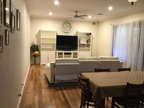 Ascot Home - Accommodation Georgetown 2