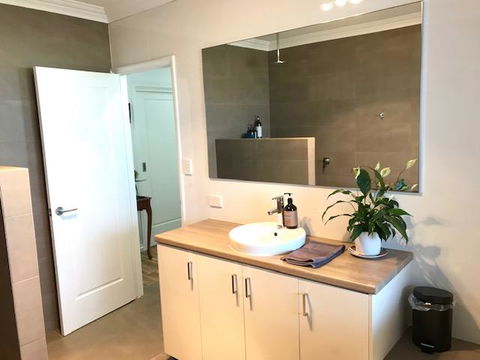 The Mains Guest House 2 Bedroom Farm Stay - Accommodation Georgetown 9