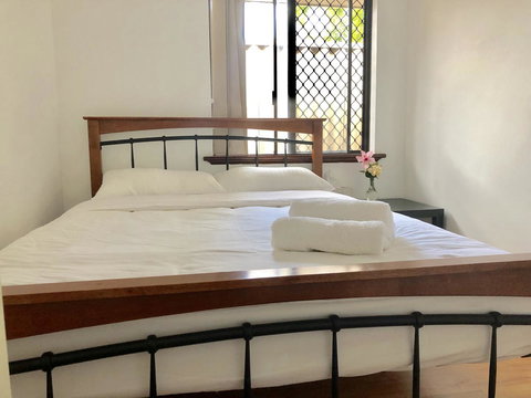 Charming Quiet Lodge-2 Minutes Walk To Shopping Complex - Accommodation Georgetown 3