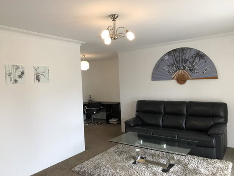 Charming Quiet Lodge-2 Minutes Walk To Shopping Complex - Accommodation Georgetown 6