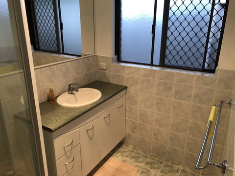 Charming Quiet Lodge-2 Minutes Walk To Shopping Complex - Accommodation Georgetown 15