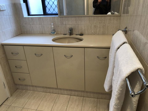 Charming Quiet Lodge-2 Minutes Walk To Shopping Complex - Accommodation Georgetown 21