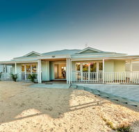 Blue Sky Escapes The Lookout Lancelin - Accommodation Georgetown