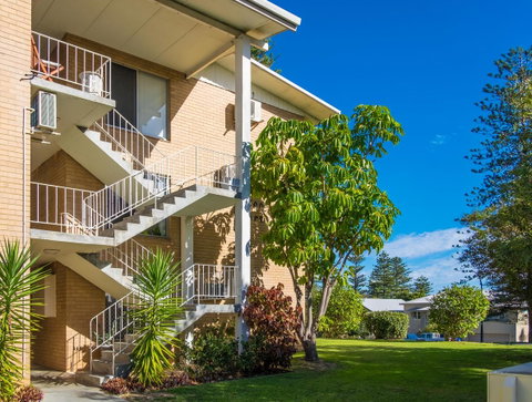 Cottesloe Beach Pines Apartment - Accommodation Georgetown 11