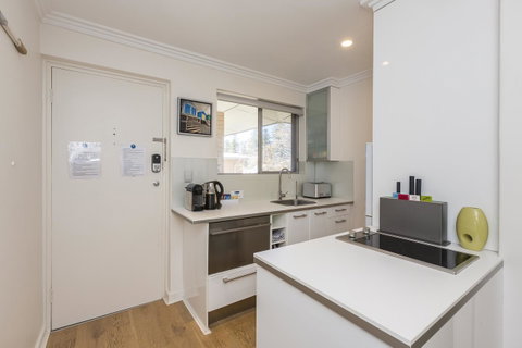 Cottesloe Beach Pines Apartment - Accommodation Georgetown 3