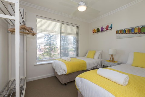 Cottesloe Beach Pines Apartment - Accommodation Georgetown 8