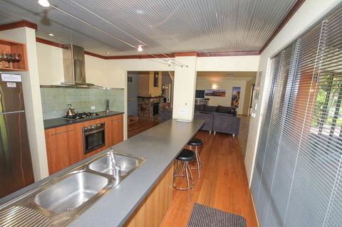 Serendipity - In Town - Margaret River - Accommodation Georgetown 7