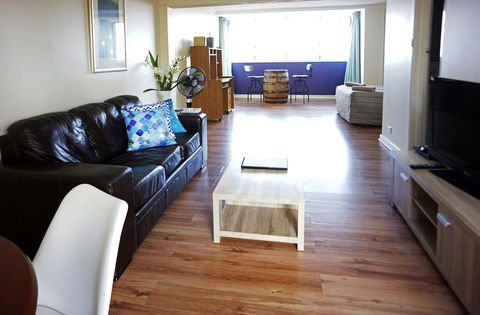 Studio 302 With Ocean Views - Accommodation Georgetown 0