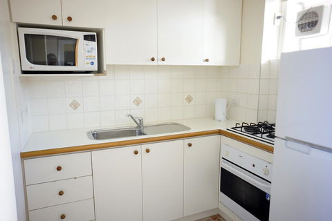 Studio 302 With Ocean Views - Accommodation Georgetown 17