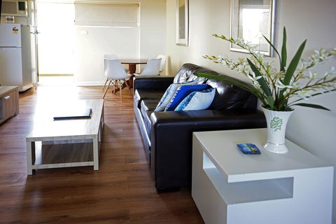 Studio 302 With Ocean Views - Accommodation Georgetown 13