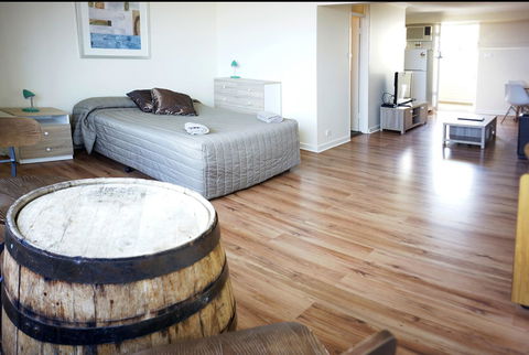 Studio 302 With Ocean Views - Accommodation Georgetown 19