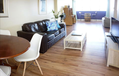 Studio 302 With Ocean Views - Accommodation Georgetown 9