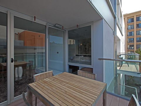 Astra Apartments Perth - Zenith - Accommodation Georgetown 3