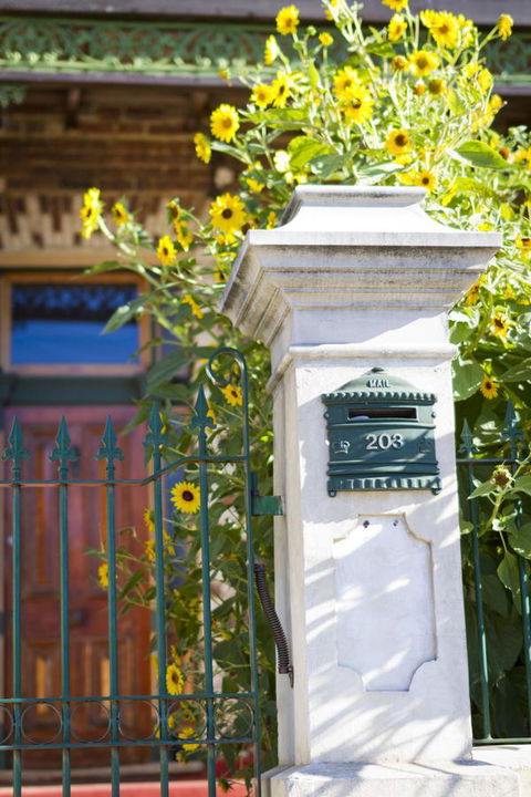 Annie's Victorian Terrace Accommodation Fremantle - Accommodation Georgetown 1