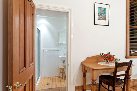 Annie's Victorian Terrace Accommodation Fremantle - Accommodation Georgetown 12