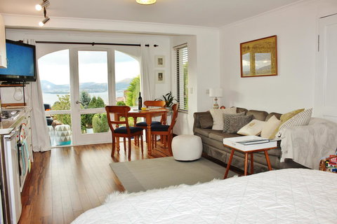 Million Dollar Views - Accommodation Georgetown 32